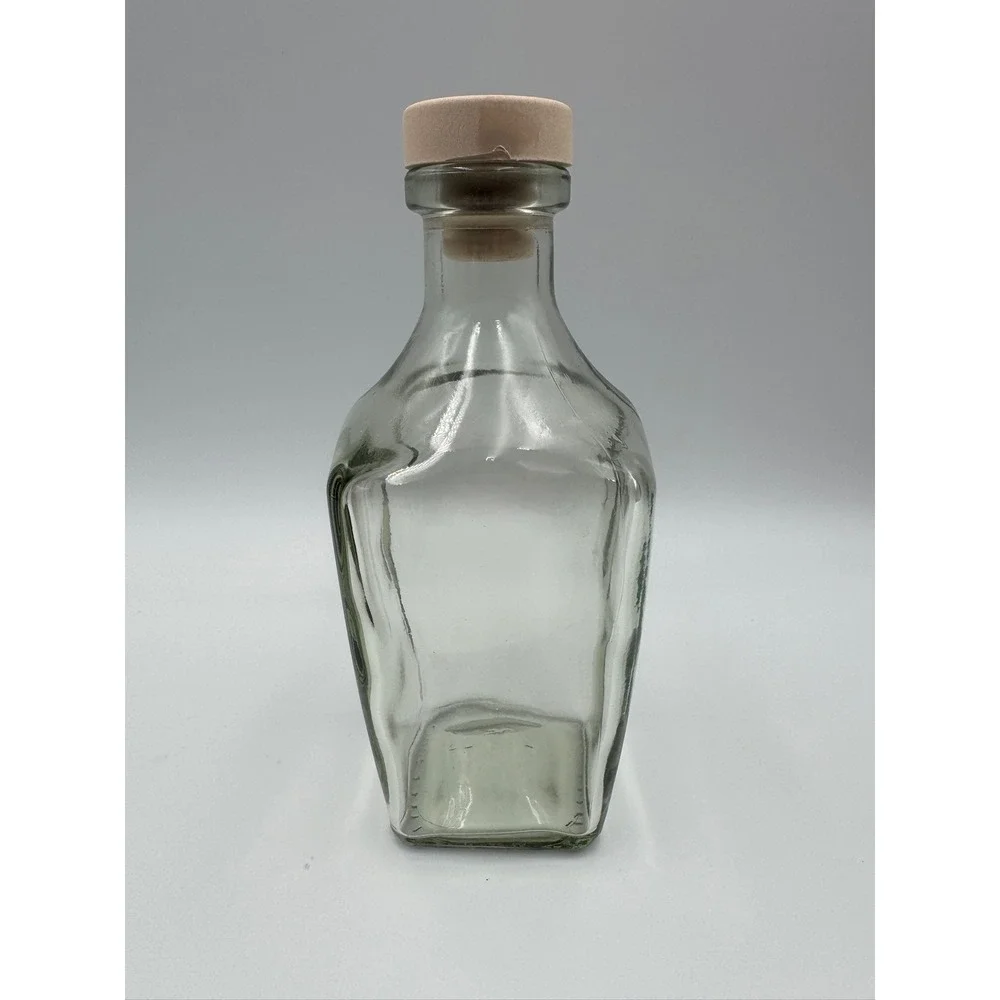 Clear Wavy Glass Decanter Bottle with Synthetic Cork Stopper Modern‎ Barware